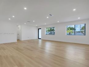 17887 78th Pl, Hialeah FL 33015