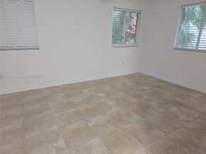 21205 NW 14 Pl 819, Miami Gardens FL 33169
