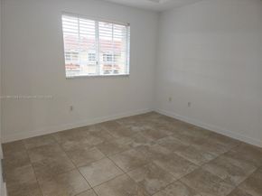 21205 NW 14 Pl 819, Miami Gardens FL 33169