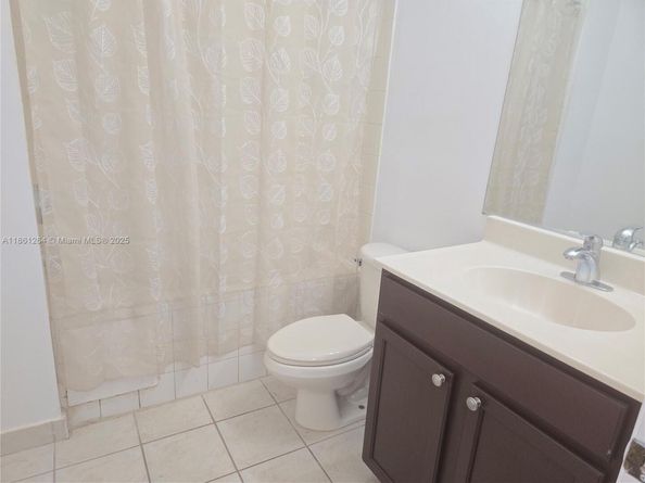 21205 NW 14 Pl 819, Miami Gardens FL 33169