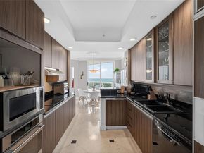 21050 Point Pl 2202, Aventura FL 33180