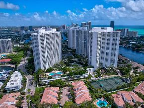 21050 Point Pl 2202, Aventura FL 33180