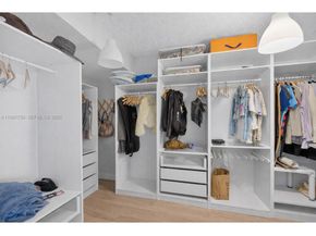 21050 Point Pl 2202, Aventura FL 33180