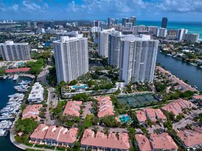 21050 Point Pl 2202, Aventura FL 33180