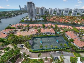 21050 Point Pl 2202, Aventura FL 33180