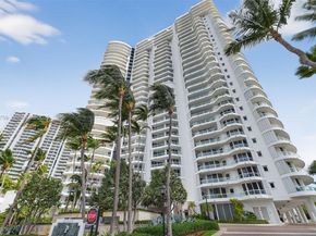 21050 Point Pl 2202, Aventura FL 33180