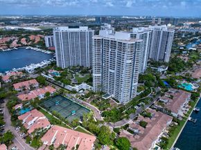 21050 Point Pl 2202, Aventura FL 33180