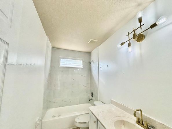 3988 W Hamilton Ky, West Palm Beach FL 33411