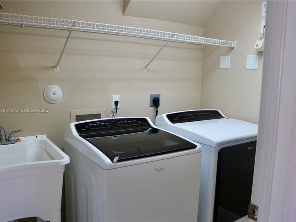 3988 W Hamilton Ky, West Palm Beach FL 33411
