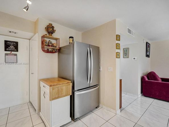 200 Diplomat Pkwy 423, Hallandale Beach FL 33009