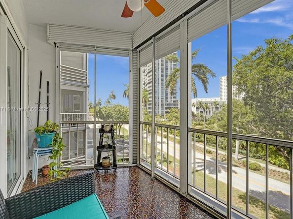 200 Diplomat Pkwy 423, Hallandale Beach FL 33009