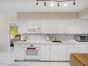 200 Diplomat Pkwy 423, Hallandale Beach FL 33009