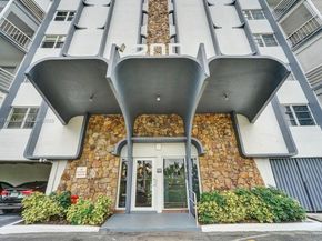 200 Diplomat Pkwy 423, Hallandale Beach FL 33009