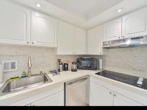 4001 S Ocean Dr 7L, Hollywood FL 33019