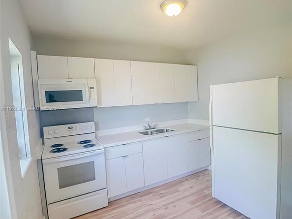 14801 Lincoln Blvd, Miami FL 33176