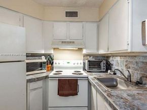 212 Lake Pointe Dr 112, Oakland Park FL 33309
