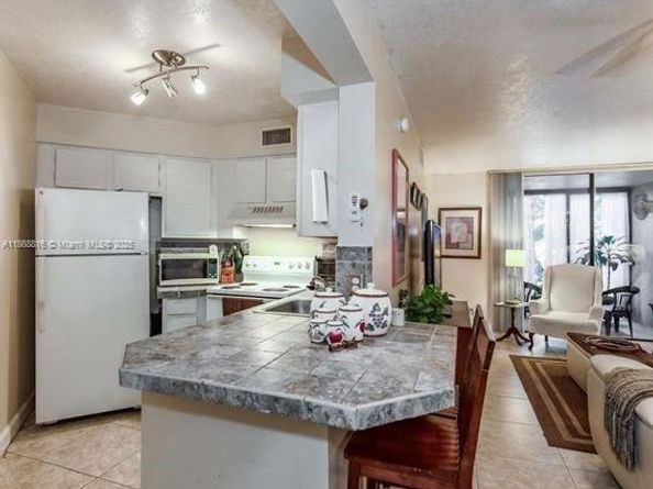 212 Lake Pointe Dr 112, Oakland Park FL 33309