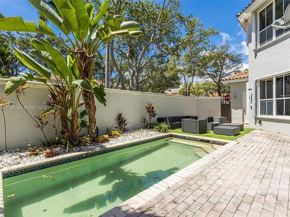 1467 Mariner Way, Hollywood FL 33019