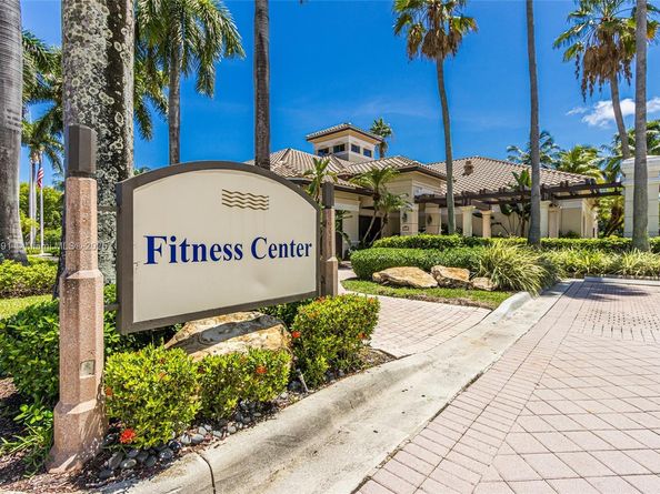 1467 Mariner Way, Hollywood FL 33019