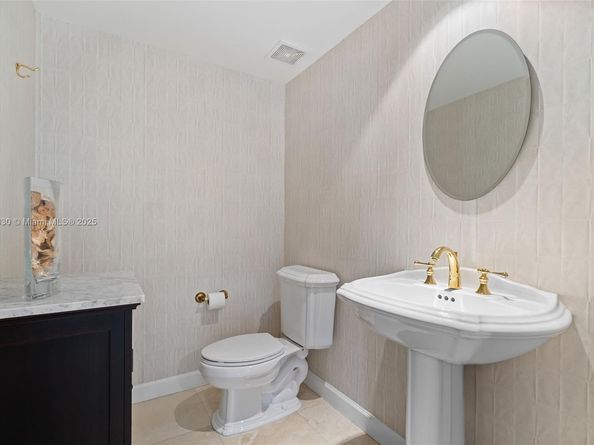 19111 Collins Ave 2704, Sunny Isles Beach FL 33160