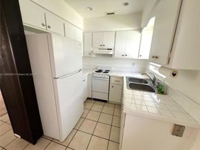 281 NE 40th St 7, Oakland Park FL 33334