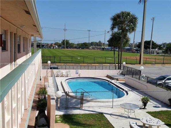 281 NE 40th St 7, Oakland Park FL 33334