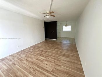 281 NE 40th St