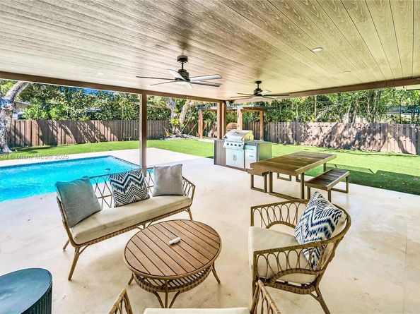 11340 SW 74th Ct, Pinecrest FL 33156