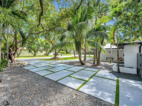 11340 SW 74th Ct, Pinecrest FL 33156