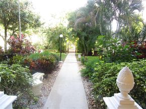 5111 W Oakland Park Blvd 305, Lauderdale Lakes FL 33313