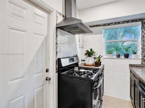 10076 E Bay Harbor Dr 76D, Bay Harbor Islands FL 33154