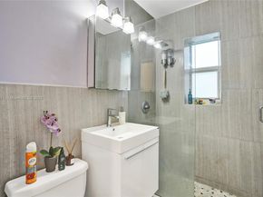 10076 E Bay Harbor Dr 76D, Bay Harbor Islands FL 33154