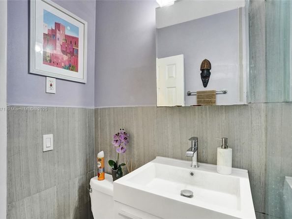 10076 E Bay Harbor Dr 76D, Bay Harbor Islands FL 33154