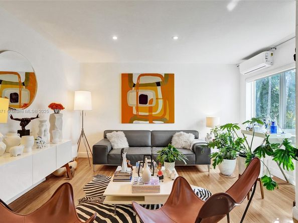 10076 E Bay Harbor Dr 76D, Bay Harbor Islands FL 33154