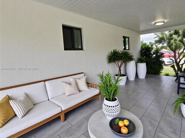 2160 NW 30th St, Miami FL 33142