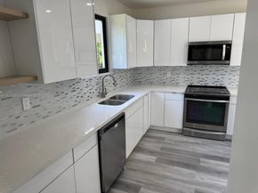 2160 NW 30th St, Miami FL 33142