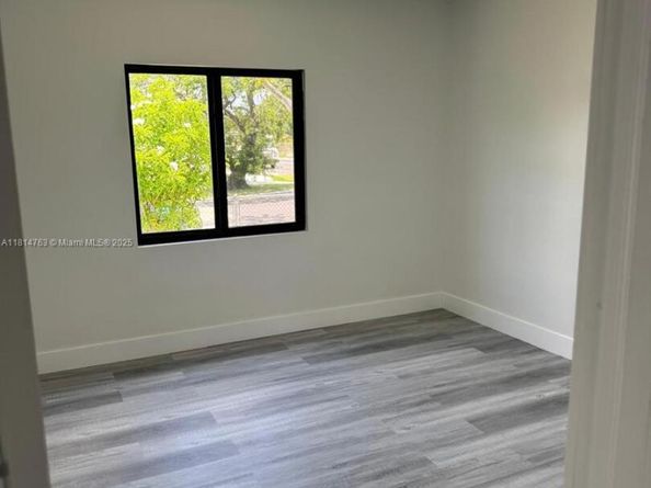 2160 NW 30th St, Miami FL 33142