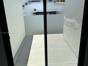 2160 NW 30th St, Miami FL 33142