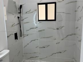 2160 NW 30th St, Miami FL 33142