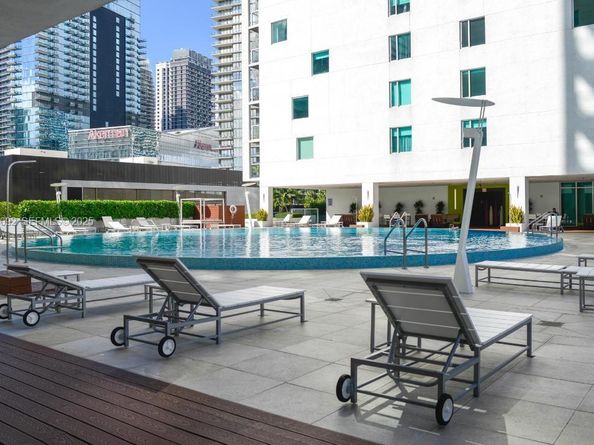 55 SE 6th St 2110, Miami FL 33131