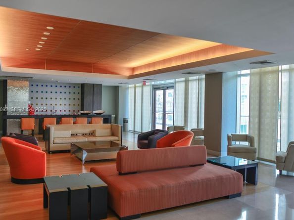 55 SE 6th St 2110, Miami FL 33131