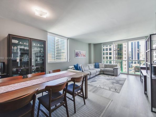 55 SE 6th St 2110, Miami FL 33131