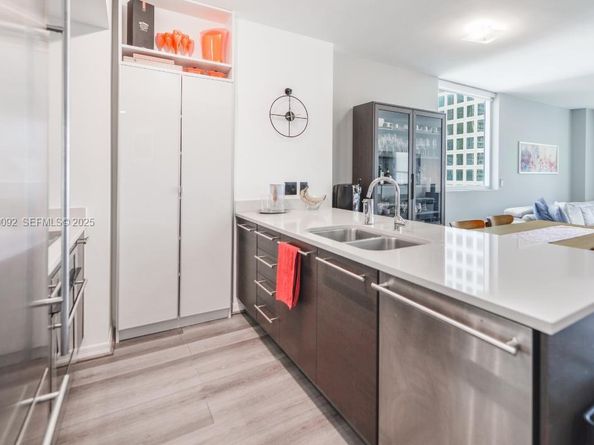 55 SE 6th St 2110, Miami FL 33131