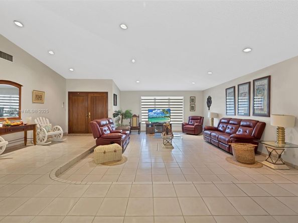 13575 SW 69th Ct, Pinecrest FL 33156