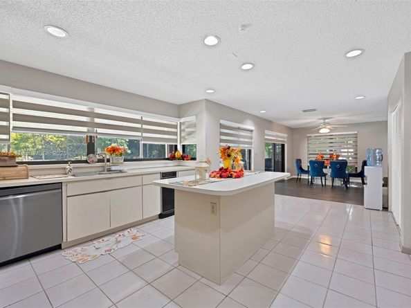 13575 SW 69th Ct, Pinecrest FL 33156