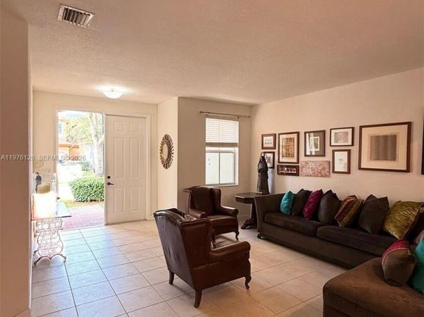 11010 NW 87th St, Doral FL 33178