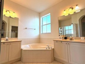 11010 NW 87th St, Doral FL 33178