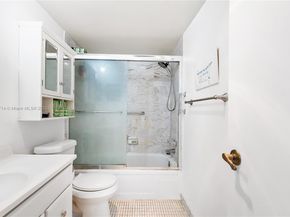 8900 Washington Blvd 404, Pembroke Pines FL 33025