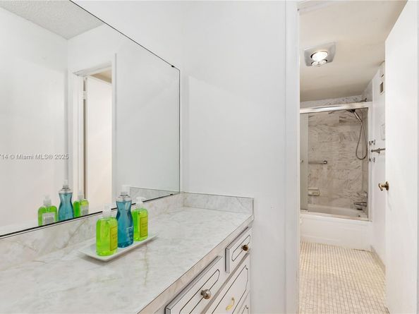 8900 Washington Blvd 404, Pembroke Pines FL 33025