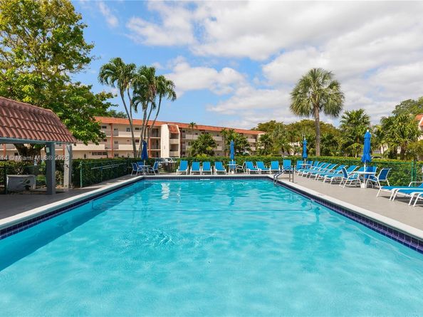 8900 Washington Blvd 404, Pembroke Pines FL 33025